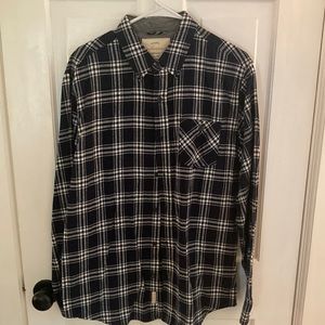 Weatherproof Vintage. Men’s medium dark blue and white plaid shirt